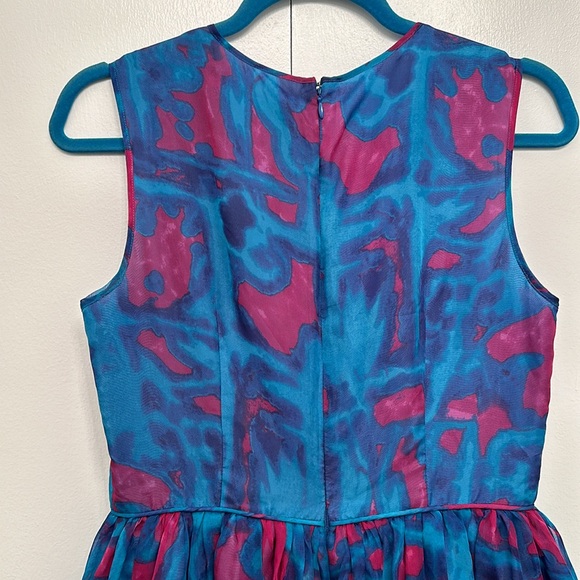 Turquoise and fuchsia abstract pattern dress - Picture 10 of 10